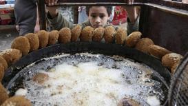 الفلافل يزيّن موائد الإفطار  لدى الفلسطينيين في رمضان