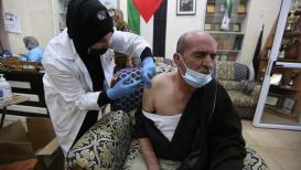وزارة الصحة تشرع بتطعيم الهيئات التدريسية جنوب الخليل