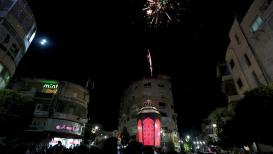 إضاءة فانوس رمضان في رام الله