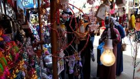 غزة تستعد لاستقبال الشهر الفضيل ومحلاتها تتزين قبل أيام من رمضان