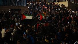 صور من احتفال المقدسيين بالانتصار في باب العامود بالقدس المحتلة