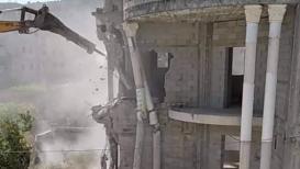 سياسة الهدم والتخريب تهدم بيت عائلة نبيل عمرور من #الطيبة المحتلة