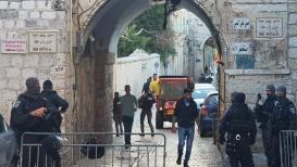 شرطة الاحتـــــ ــــلال تطرد الشبان المقدسيين من المسجد الأقصى وتؤمّن اقتحام المستوطنين