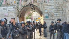 لقطات من أزقة القدس المحتلة صباح اليوم 27 رمضان