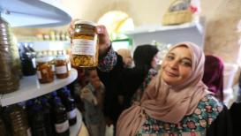 #صور| افتتاح "بازار الجنوب" الدائم للمنتجات الفلسطينية التقليدية في بلدة الظاهرية جنوب الخليل