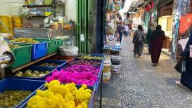 أجواء باب العامود بالقدس المحتلة مع بدء فعاليات أسبوع دعم المنتج الوطني
