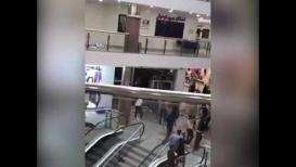 حرب شوارع في الخليل وحرق سيارات وتحطيم محلات تجارية