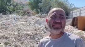 "فش إلنا دار.. الله يرحمنا برحمته".. شاهد: المقدسي محمد نصار الحسيني يتحدث من أمام منزله المهدم تحت الإجبار والتهديد الإسرائيلي بدفع تكاليف تزيد عن 60 ألف دولار.
