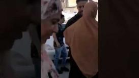 لحظة لقاء أم الأسير حكيم درباس من العيساوية بالقدس ابنها بعد خمس سنوات ونصف من الاعتقال