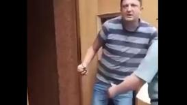 رجل يهدد بتفجير قنبلة يدوية في مقر الحكومة الأوكرانية قبل ساعات على انعقاد اجتماع لمجلس الوزراء