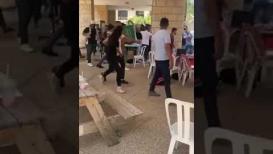 الشبيبة والكتلة الإسلامية.. تشابك بالأيدي بين الطلاب في جامعة بيرزيت