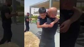 لحظة مؤثرة.. لقاء الأسير المقدسي المحرر حجازي أبو صبيح بنجله يوسف بعد 14 شهراً قضاها في سجن النقب