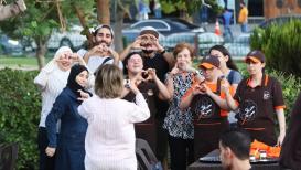 مطعم سوري في دمشق يديره 20 شخصا مصابين بمتلازمة داون في خطوة تهدف لتعزيز اندماجهم بالمجتمع