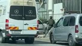قوة إسرائيلية خاصة متخفية في باص نقل عام تختطف الشاب أشرف الطيراوي من شارع نابلس في مدينه طولكرم