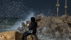 شاطئ بحر غزة خلال المنخفض الجوي الحالي