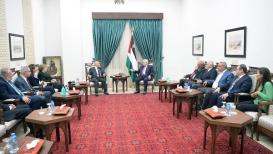عباس -مجلس أمناء مؤسسة ياسر عرفات.jpg