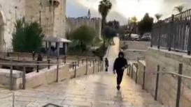 جمال الأجواء الممطرة  في باب العامود بالقدس المحتلة