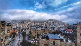 إطلالة فريدة وصور مميزة لمدينة نابلس صباح اليوم الأربعاء