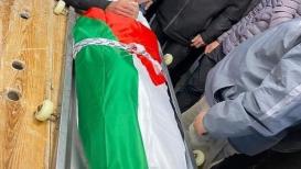 من مراسم تشييع جثمان الطالب مهران خليليه من مستشفى رفيديا إلى مثواه الأخير في بلدة جبع بجنين.