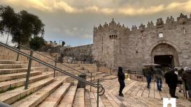 أجواء الغروب بمنطقة باب العامود في القدس المحتلة