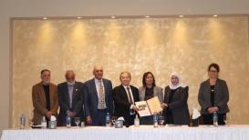 منح ميثاق الجودة الفلسطينية