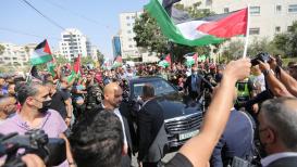 📷🔴 استقبال الرئيس محمود عبّاس لدى عودته من ألمانيا بعد موجة الانتقادات التي تعرض لها بفعل تصريحاته عن مجازر الاحتلال