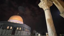 أجواء فجرية من باحات المسجد الأقصى المبارك
