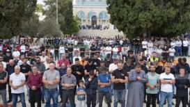 40 ألفا يؤدون صلاة الجمعة في المسجد الأقصى