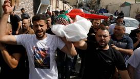 تشييع جثمان الشهيد رابي عرفة رابي الذي أعدمه جنود الاحتلال على أحد الحواجز أمس