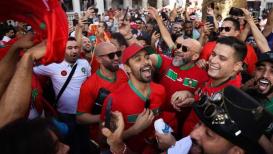 جماهير المغرب تستعد لمباراة فريقها أمام فرنسا