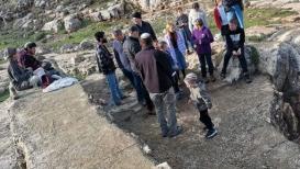 الاحتلال يمنع وصول الفلسطينيين إلى بئر حارس لتأمين اقتحامات المستوطنين