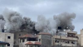 لحظة تفجير قوات الاحتلال منزل الشهيد محمد الجعبري في مدينة الخليل.