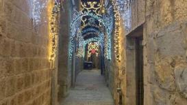 زهرة المدائن تستعد لاستقبال شهر رمضان المبارك بتزيين أزقتها وشوارعها