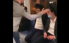 صفع مستوطن بالقطار الخفيف.PNG
