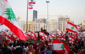 من المظاهرات على أزمة الكهرباء في لبنان
