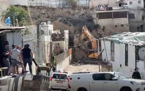 هدم شقتين في بلدة سلوان .JPG