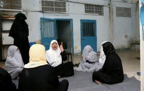 الأسيرات في سجون الاحتلال