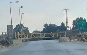 البوابة الحديدية شمال رام الله.jpg