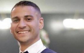الشاب هو عصام سلطي (28 عامًا)