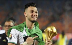 لاعب جزائري