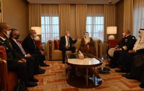 غانتس في البحرين الأربعاء الماضي