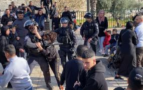 لحظة الاعتداء على الفتاة