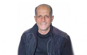 عاطف حنني