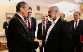 جانب من لقاء سابق بين هنية ولافروف (صورة أرشيفية)