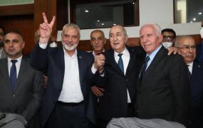 صورة من لقاءات المصالحة بالجزائر