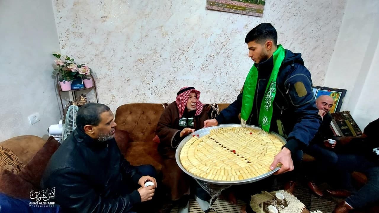 عائلة المبحوح (7).jpg