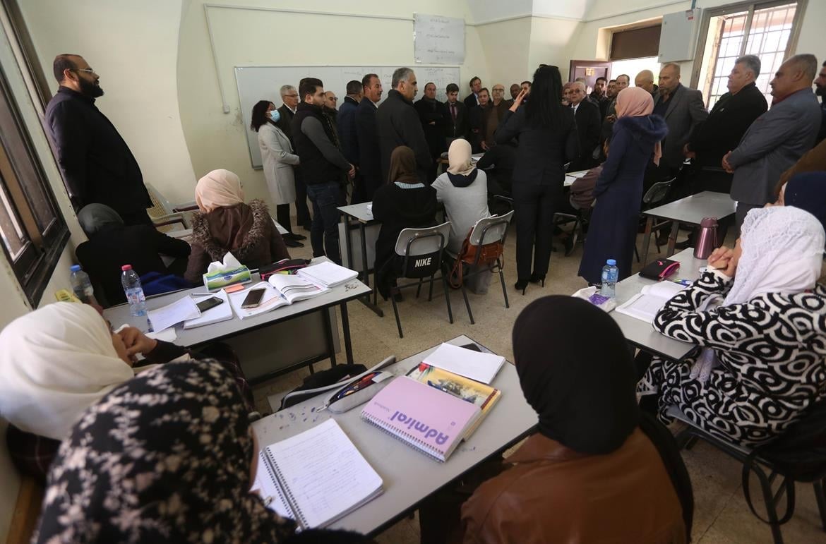 قناصل يزورون اللبن الشرقية (2).jpg