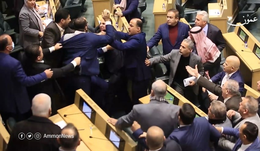 عراك النواب الأردنيين (3).jpeg